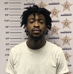 Mugshot of CARLISLE, ISAIAH JERMAINE